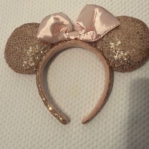 Minnie Mouse ears